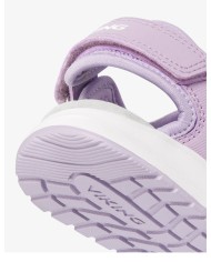 Bernumode | Viking: ANCHOR-Детские спортивные сандали 32,95 € Классический стиль и комфорт. Anchor — это спортивные сандалии для активных детей, которым нужны сандалии, способные на все. Они имеют классическую открытую конструкцию и изготовлены из прочных материалов, которые при этом остаются мягкими на ощупь. Три ремня на липучке обеспечивают множественную регулировку, их легко застёгивать и разстёгивать  маленькими ручками, а также легко подобрать подходящую посадку. Стелька из амортизирующего полиуретана покрыта замшей, который помогает удерживать влагу в жаркие дни. Подошва Anchor изготовлена из натурального каучука, поэтому ваш ребенок может безопасно бегать по любым типам поверхностей. Anchor — это все функции, которые нужны детям в сандалиях, в сочетании с великолепным внешним видом. Можно стирать при 30 градусах. Не рекомендуем использовать кондиционер для белья.
• Замшевая стелька для контроля влажности; •Быстрая шнуровка для более быстрого перехода и адаптивной посадки; •Легко надеть/снять и быстро отрегулировать с помощью липучки; •Машинная стирка при 30°C; •Резиновая подошва; • Эргономичная посадка для растущей ноги.

