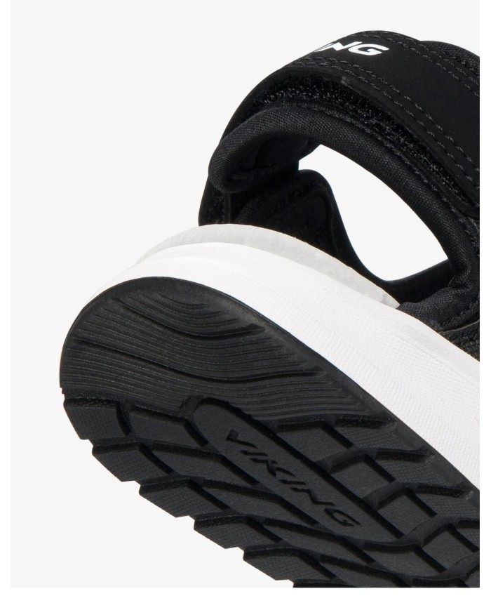 Bernumode | VIKING: ANCHOR-Sportiskas bērnu sandales 32,95 € Klasisks stils un komforts - Anchor ir sportiskas sandales aktīviem bērniem, kuri vēlas vienas sandales, kas spēj visu. Tam ir klasiska atvērta konstrukcija, un tas ir izgatavots no izturīgiem materiāliem, kas joprojām jūtas mīksti uz ādas. Trīs Velcro siksnas piedāvā daudzpusīgu regulējamību, un tās ir viegli atvērt un aizvērt mazām plaukstām, kā arī atrast piemērotāko. Kāju pamatne, kas izgatavota no triecienu absorbējoša PU, ir pārklāta ar zamšādu, kas palīdz pārvaldīt mitrumu karstās dienās. Enkuram ir ārējā zole, kas izgatavota no dabiskās gumijas, lai jūsu bērns varētu droši skriet pa visu veidu virsmām. Enkurs ir viss, kas bērniem nepieciešams sandalēs, apvienojumā ar lielisku izskatu. Mazgājams 30 grādos. Neiesakām lietot veļas mīkstinātāju.
•Zamšādas pēda mitruma kontrolei; • Ātruma šņorēšana ātrākai pārejai un adaptīvai piegulšanai; •Viegli uzvilkt/novilkt un regulēt ar Velcro; •Var mazgāt veļasmašīnā 30°C; •Gumijas ārējā zole; •Ergonomiski piemērots augošām pēdām


 


