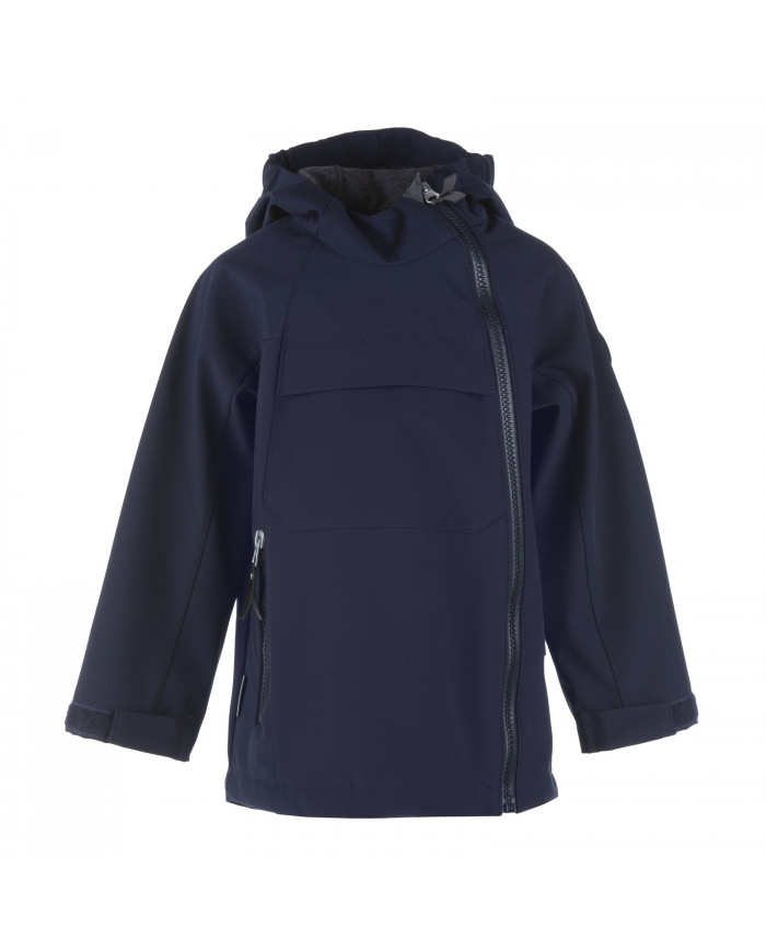 Bernumode | LENNE: Детская демисезонная Softshell куртка JESPER 34,96 € В изготовлении одежды Active учитываются преобладающие в Эстонии и Северных странах погодные условия, предъявляющие к изделиям особо высокие требования. Используются специально изготовленные высокотехнологичные ткани, предохраняющие ребенка от переохлаждения, практичные в эксплуатации и легкие в уходе. Основными целями развития продукции Lenne являются безопасность, удобство, простота в уходе, практичность.
Ткань-Active – водонепроницаемая дышащая ткань. Изделия из серии Active: легки по весу, ветрозащитные и теплые, дышащие, водоотталкивающие, прочные и легки в уходе.
Водостойкость: 10 000 мм
Воздухопроводимость: 10 000 g/m²/24h
 Водо- и грязеотталкивающая способность: обработка DWR (Durable Water Repellent)
Материал подкладки: 100%  мерино шерсть
Удобная и мягкая ткань SoftShell защищает от холода, ветра и дождя, предлагая в то же время ребенку максимальную свободу движений. Светоотражающие детали, подкладка из шерсти мериноса сохраняет тепло.
Ткань Softshell Active Plus 10,000 / 10,000 — водонепроницаемая, водоотталкивающая, дышащая, ветрозащитная.

