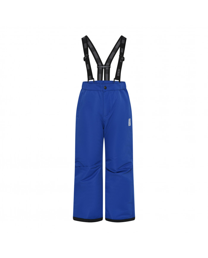 Bernumode | LEGO® Wear Tec: Лыжные брюки LWPAYTON 701 120г. 26,24 € Лыжные штаны LEGO® Wear TEC ACTION для девочек и мальчиковЭти монохромные лыжные штаны являются частью серии ACTION, разработанной специально для катания на лыжах. Поэтому они оснащены несколькими практичными деталями именно для этой цели, но они также идеально подходят для повседневного использования.Прочные лыжные штаны имеют водяной столб 5000 мм и производятся с проклеенными швами. Они также ветрозащитные и дышащие, что очень важно, когда вы активно катаетесь на снегу. Они изготовлены из прочной ткани и имеют дополнительные усиления в области штанин. Внутри в отверстиях для ног есть эластичная снежная юбка, которая натягивается поверх ботинок, чтобы снег не попадал внутрь.
ПОЭТОМУ ВАМ ПОНРАВЯТСЯ ЛЫЖНЫЕ БРЮКИ     Лыжные штаны созданы для активной игры на снегу, поэтому они дышащие и ветрозащитные.     Они усилены в нижней кромке для защиты от износа.     Лыжные штаны для детей имеют регулируемые подтяжки.Внутри отверстия для ног есть снежная юбкаБрюки застегиваются на молнию YKK, кнопку и липучку на талии. Лыжные штаны на резинках по бокам для удобной посадки. Кроме того, на одноцветных лыжных штанах есть регулируемые, съемные и эластичные подтяжки с милыми деталями из кубиков LEGO®. В верхней части спины есть светоотражатель LEGO, а внутри брюк бирка с именем. Лыжные штаны обработаны пропиткой Bionic-Finish ECO, не содержащей фтора. Имеют один передний карман на молнии.Выберите один из двух классических цветов.БЕЗОПАСНОСТЬЛыжные штаны украшены значком светоотражателя 3M Scotchlite.