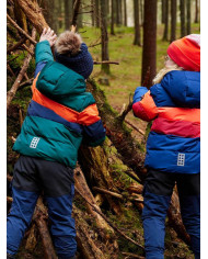 Bernumode | LEGO® Wear: Boys' down jacket, LWJIPE 705 €43.98 LEGO jacket for children
This soft, popular puffer jacket in beautiful nature colours make a big hit, no matter what colour combination you choose.
The LEGO® jacket for children is windproof and breathable and is made in a quality with a 3.000 mm water column. It has an environmentally acceptable and fluorine-free Bionic-Finish ECO finish on the surface to improve the water and dirt repellent effect of the fabric.
THIS IS WHY YOU WILL LOVE THE JACKET

The winter jacket is windproof and has a 3.000 mm water column so that it can be used on rainy and snowy days, too
The jacket can easily be washed in the washing machine and dried in the tumble-drier afterwards, so that it is ready the following day
In the sleeve opening, a soft elastic keeps the wind out and the body heat in
The jacket has fun reflectors shaped as LEGO bricks on its front and back

This children’s winter jacket has a YKK zipper with an iconic zipper puller and wind placket under the zipper plus a double-sided chin guard on the front. Two practical zipper pockets. The detachable hood is mounted on a push button band which can be hidden, when the hood is detached from the jacket.Elastic on the sides of the hood and in the sides of the hem for a better fit. The elastic in the sleeve openings keeps the wind out and provides a great fit. There is a nice LEGO badge on the sleeve and iconic 3M Scotchlite-reflector badges on the front and back.​Choose between many cool colour combinations.
SAFETY
The jacket has 3M Scotchlite-reflectors and a detachable hood. No strings in the hood and the neck area.