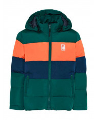 Bernumode | LEGO® Wear: Зимняя куртка-пуховик на мальчика, LWJIPE 705 43,98 € LEGO куртка для детей 
Эта мягкая и популярная куртка-пуховик красивых природных цветов станет хитом вне зависимости от того, какое цветовое сочетание вы выберете. 
Детская куртка LEGO® ветронепроницаемая, дышащая и изготовлена из материала с водяным столбом 3000 мм. Поверхность имеет экологически приемлемое и не содержащее фтора покрытие Bionic-Finish ECO, улучшающее водо- и грязеотталкивающий эффект ткани. 
ВОТ ПОЧЕМУ ВАМ ПОНРАВИТСЯ КУРТКА  

Зимняя куртка ветронепроницаема и имеет водяной столб высотой 3000 мм, поэтому ее можно использовать и в дождливые, и в снежные дни.  
Куртку можно легко постирать в стиральной машине, а затем высушить в сушильной машине, чтобы она была готова на следующий день.  
В отверстии рукава мягкая резинка защищает от ветра и сохраняет тепло тела. 
  Куртка имеет забавные отражатели в форме кубиков LEGO спереди и сзади. 

Эта детская зимняя куртка оснащена застежкой-молнией YKK со знаменитым бегунком и ветрозащитной планкой под молнией, а также двусторонней защитой подбородка спереди. Два практичных кармана на молнии. Съемный капюшон крепится на кнопочном ремешке, который можно спрятать, когда капюшон отстегнут от куртки. 
Резинка по бокам капюшона и по бокам подола для лучшей посадки. Эластичная вставка на рукавах защищает от ветра и обеспечивает идеальную посадку. На рукаве красуется красивый значок LEGO, а спереди и сзади — знаковые значки со светоотражателями 3M Scotchlite. Выбирайте между множеством классных цветовых комбинаций. 
БЕЗОПАСНОСТЬ 
Куртка оснащена светоотражателями 3M Scotchlite и съемным капюшоном. Никаких завязок в области капюшона и шеи.
