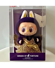 Bernumode | WINGS OF FORTUNE - Ierobežotā izdevuma plīša lelle Labubu ar piekariņu 20,66 €  Bernumode | WINGS OF FORTUNE - Ierobežotā izdevuma plīša lelle Labubu ar piekariņu 20,66 €
