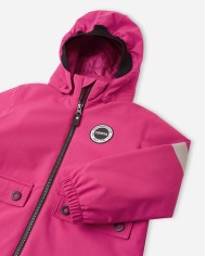 Bernumode | Reima: Starpsezonas jaka meitenei, SYMPPIS (80g) 65,29 € Retro stila jaka bērniem ar izšūtu oderi. Pilnībā ūdensnecaurlaidīga un izgatavota no pārstrādātiem materiāliem.
Reimatec bērnu ūdensnecaurlaidīgā Symppis jaka ar vieglu izolāciju ir klasiskā stilā, taisna piegriezuma un ar lielām atstarojošām detaļām. Drošs, noņemams kapuce ar ribotām malām, kas aizsargā galvu no vēja, elastīgas aproces, kas aiztur aukstumu, un lielas kabatas ar atloka aizdari, lai saglabātu jūsu dārgumus drošībā – visas šīs īpašības ir paredzētas, lai aizsargātu jūsu mazo piedzīvojumu meklētāju no nelabvēlīgiem laikapstākļiem. Daļa šķiedru ir pārstrādāta. Padariet katru dienu videi draudzīgāku!


Atsegti šuves, hermetizētas ūdensnecaurlaidības nodrošināšanai


Ūdens- un vēja necaurlaidīgs, elpojošs, netīrumus atgrūdošs materiāls


Izturīgs materiāls


Vieglā izolācija


Gluda poliestera oderes materiāls


Drošs, noņemams kapuce


Mīksta ribota apdare kapuces malā


Elastīgas aproces


Divas kabatas ar atloka aizdari


Regulējams apakšmala


Atstarojošas detaļas


Parasta mašīnu mazgāšana siltā ūdenī (40°C). Neizmantojiet balinātājus. Gludināt pie zemākas temperatūras. Neķīmiskā tīrīšana. Žāvēt pie zemākas temperatūras.

