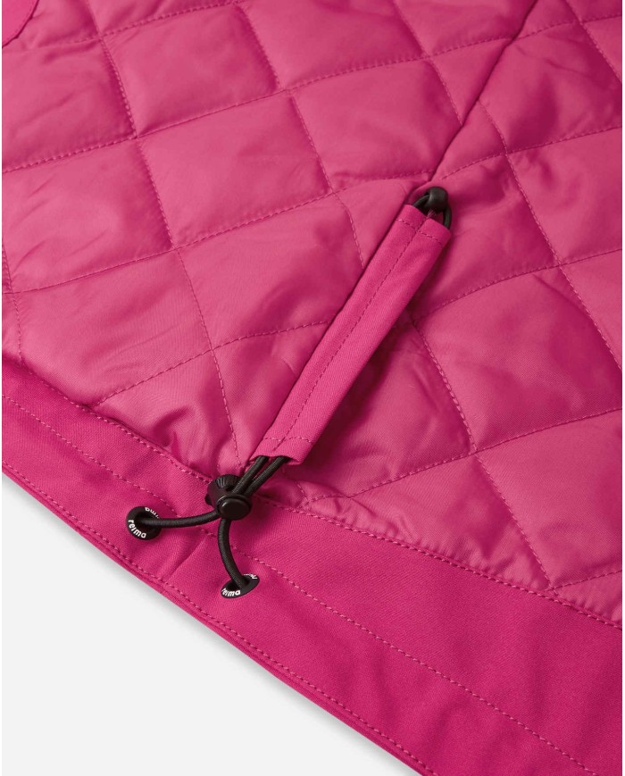 Bernumode | Reima: Starpsezonas jaka meitenei, SYMPPIS (80g) 65,29 € Retro stila jaka bērniem ar izšūtu oderi. Pilnībā ūdensnecaurlaidīga un izgatavota no pārstrādātiem materiāliem.
Reimatec bērnu ūdensnecaurlaidīgā Symppis jaka ar vieglu izolāciju ir klasiskā stilā, taisna piegriezuma un ar lielām atstarojošām detaļām. Drošs, noņemams kapuce ar ribotām malām, kas aizsargā galvu no vēja, elastīgas aproces, kas aiztur aukstumu, un lielas kabatas ar atloka aizdari, lai saglabātu jūsu dārgumus drošībā – visas šīs īpašības ir paredzētas, lai aizsargātu jūsu mazo piedzīvojumu meklētāju no nelabvēlīgiem laikapstākļiem. Daļa šķiedru ir pārstrādāta. Padariet katru dienu videi draudzīgāku!


Atsegti šuves, hermetizētas ūdensnecaurlaidības nodrošināšanai


Ūdens- un vēja necaurlaidīgs, elpojošs, netīrumus atgrūdošs materiāls


Izturīgs materiāls


Vieglā izolācija


Gluda poliestera oderes materiāls


Drošs, noņemams kapuce


Mīksta ribota apdare kapuces malā


Elastīgas aproces


Divas kabatas ar atloka aizdari


Regulējams apakšmala


Atstarojošas detaļas


Parasta mašīnu mazgāšana siltā ūdenī (40°C). Neizmantojiet balinātājus. Gludināt pie zemākas temperatūras. Neķīmiskā tīrīšana. Žāvēt pie zemākas temperatūras.

