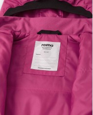 Bernumode | Reima: Starpsezonas bērnu kombinezons, Marte Mid (80 g) 70,25 € Šis viegli izolētais retro kombinezons mazuļiem ir ideāls izvēle maigākiem ziemas apstākļiem. Sacietojiet „moi” mūsu klasiskajam mazuļu viengabala kombinezonam, kas iedvesmots no raksturīgā Reima dizaina stila 1970. gados. Tas tika ieviests pirmo reizi 2014. gadā, un pateicoties drosmīgajām iezīmēm un nepiekāpīgajai funkcionalitātei, tas nekavējoties kļuva par hitu starp Ziemeļvalstu vecākiem.
Laika gaitā mēs esam saglabājuši vieglo izolāciju, plašos kabatas un mīkstos ribotās aproces, taču pievienojām mazas ģeniālas detaļas, lai padarītu šo viengabala kombinezonu vēl funkcionālāku un vēl labāk piemērotu. Pievienojiet jaunas svaigas krāsas, un jūs sapratīsiet, kāpēc vecāki un bērni to ir mīlējuši gadiem ilgi.


Visi šuves hermetizēti un ūdensnecaurlaidīgi


Izturīgs materiāls


Ūdens- un vēja necaurlaidīgs, elpojošs, netīrumus atgrūdošs materiāls


Gluda poliestera oderes materiāls


Vieglā izolācija


Uzturēta sēdvieta


Drošs, noņemams kapuce


Mīksta ribotā apdare kapuces malā un aprocēs


Divas kabatas ar atloka aizdari


Regulējama vidukļa iekšpuse


Noņemamas, regulējamas un izturīgas silikona pēdu cilpas


Elastīgi kāju gali


Atstarojošas detaļas


Parasta mašīnu mazgāšana siltā ūdenī (40°C). Neizmantojiet balinātājus. Gludināt pie zemākas temperatūras. Neķīmiskā tīrīšana. Žāvēt pie zemākas temperatūras.

