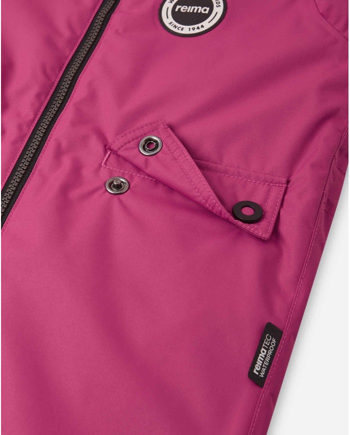 Bernumode | Reima: Starpsezonas bērnu kombinezons, Marte Mid (80 g) 70,25 € Šis viegli izolētais retro kombinezons mazuļiem ir ideāls izvēle maigākiem ziemas apstākļiem. Sacietojiet „moi” mūsu klasiskajam mazuļu viengabala kombinezonam, kas iedvesmots no raksturīgā Reima dizaina stila 1970. gados. Tas tika ieviests pirmo reizi 2014. gadā, un pateicoties drosmīgajām iezīmēm un nepiekāpīgajai funkcionalitātei, tas nekavējoties kļuva par hitu starp Ziemeļvalstu vecākiem.
Laika gaitā mēs esam saglabājuši vieglo izolāciju, plašos kabatas un mīkstos ribotās aproces, taču pievienojām mazas ģeniālas detaļas, lai padarītu šo viengabala kombinezonu vēl funkcionālāku un vēl labāk piemērotu. Pievienojiet jaunas svaigas krāsas, un jūs sapratīsiet, kāpēc vecāki un bērni to ir mīlējuši gadiem ilgi.


Visi šuves hermetizēti un ūdensnecaurlaidīgi


Izturīgs materiāls


Ūdens- un vēja necaurlaidīgs, elpojošs, netīrumus atgrūdošs materiāls


Gluda poliestera oderes materiāls


Vieglā izolācija


Uzturēta sēdvieta


Drošs, noņemams kapuce


Mīksta ribotā apdare kapuces malā un aprocēs


Divas kabatas ar atloka aizdari


Regulējama vidukļa iekšpuse


Noņemamas, regulējamas un izturīgas silikona pēdu cilpas


Elastīgi kāju gali


Atstarojošas detaļas


Parasta mašīnu mazgāšana siltā ūdenī (40°C). Neizmantojiet balinātājus. Gludināt pie zemākas temperatūras. Neķīmiskā tīrīšana. Žāvēt pie zemākas temperatūras.

