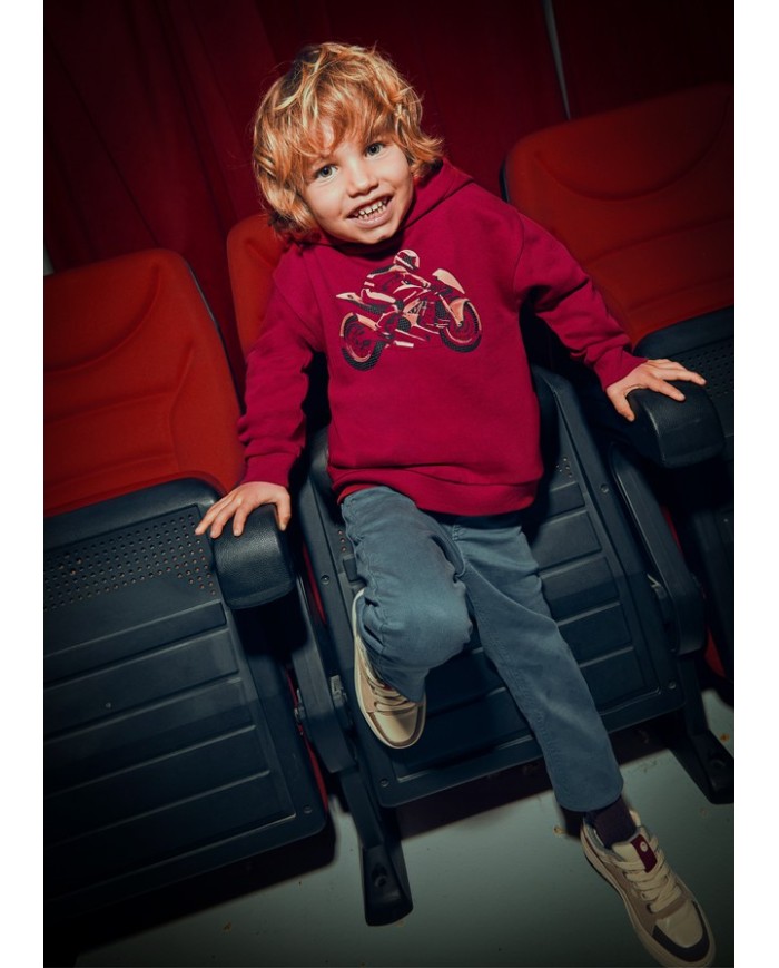 Bernumode | Mayoral: Hoodie for boy €23.55 Mayoral hoodie 4407-066 for boys is a stylish and comfortable piece of clothing, perfect for an active lifestyle. We use this clothing ourselves and guarantee its comfort, durability, and practicality. The soft material and modern design provide warmth and freedom of movement, making this hoodie an essential part of any child’s wardrobe. Bernumode | Mayoral: Hoodie for boy €23.55 Mayoral hoodie 4407-066 for boys is a stylish and comfortable piece of clothing, perfect for an active lifestyle. We use this clothing ourselves and guarantee its comfort, durability, and practicality. The soft material and modern design provide warmth and freedom of movement, making this hoodie an essential part of any child’s wardrobe.