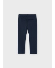 Bernumode | Mayoral: Брюки на мальчика 21,07 € Длинные брюки для мальчиков в стиле «чино» с прямым кроем, идеально подходят для самых элегантных случаев. Застёгиваются на молнию и пуговицу. Регулируемая эластичная резинка с пуговицами внутри пояса для лучшей посадки. Ткань интерлок с двуслойной структурой, отлично сохраняет тепло. Модель с защипами.