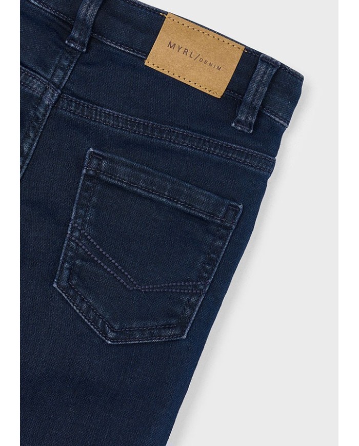 Bernumode | Mayoral: Джинсы свободного кроя на мальчика 23,55 € 
Длинные джинсы для мальчиков с узким кроем (Slim fit). Застёгиваются на молнию и пуговицу. Регулируемая эластичная резинка с пуговицами внутри пояса для лучшей посадки. Удобная джинсовая ткань, отлично подходит для повседневных образов. Модель с множеством карманов. По соображениям безопасности, маленькие размеры (2–5 лет) имеют имитацию молнии.
Выбирая наши хлопковые изделия, вы поддерживаете инициативу Better Cotton. Хлопок Better Cotton производится по системе балансировки массы и не может быть физически отслежен до готовых изделий. Тем не менее, производители хлопка получают выгоду от спроса на Better Cotton в эквивалентных объемах.
