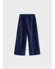 Bernumode | Mayoral: Трикотажные брюки на девочку 21,07 € Брюки для девочек. Регулируемая эластичная резинка с пуговицами внутри пояса для оптимальной посадки. Тёплая ткань из вельвета, очень комфортная и мягкая. Модель с махровой изнанкой. Функциональные карманы спереди.