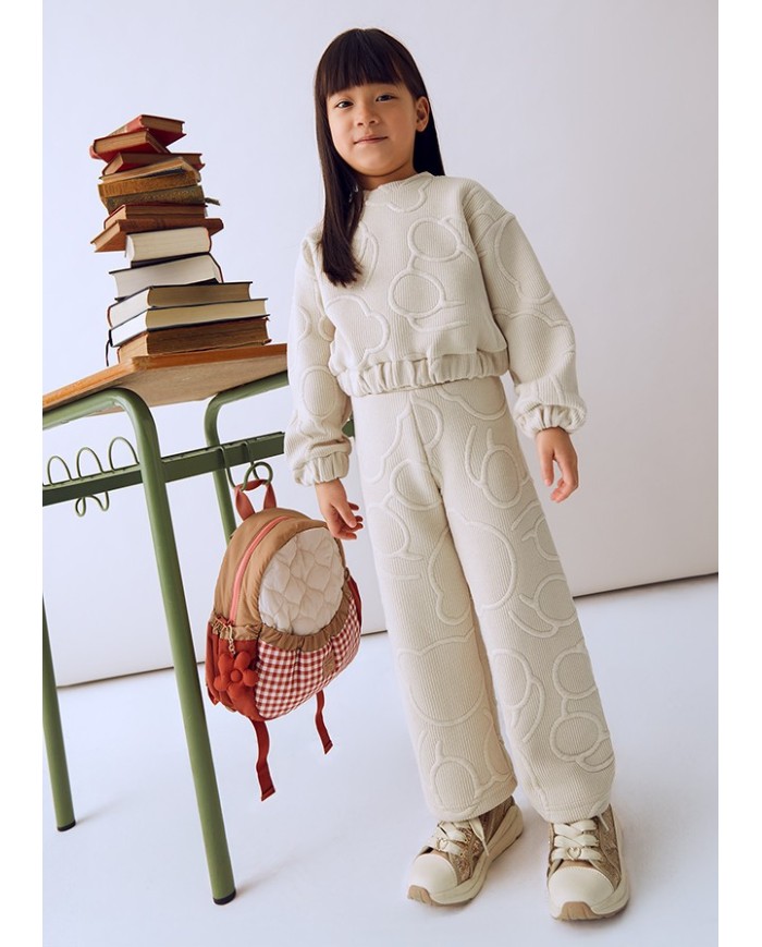 Bernumode | Mayoral: Padded tracksuit for girl €32.64 Two-piece tracksuit for girls: sweatshirt and long pants.Long-sleeve sweatshirt with a round neckline. Snap button closure at the back. Quilted-effect textile exterior.Girls’ pants with an elastic waistband, smooth design.