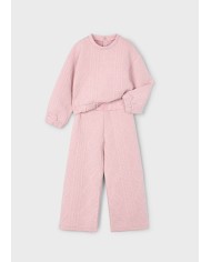 Bernumode | Mayoral: Padded tracksuit for girl €32.64 Two-piece tracksuit for girls: sweatshirt and long pants.Long-sleeve sweatshirt with a round neckline. Snap button closure at the back. Quilted-effect textile exterior.Girls’ pants with an elastic waistband, smooth design.
