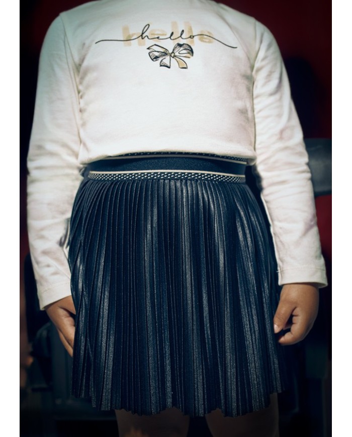 Bernumode | Mayoral: Pleated skirt for girl €21.07 Girls’ skirt with an elastic waistband. Pleated design with a soft polyester lining. Made with recycled polyester.