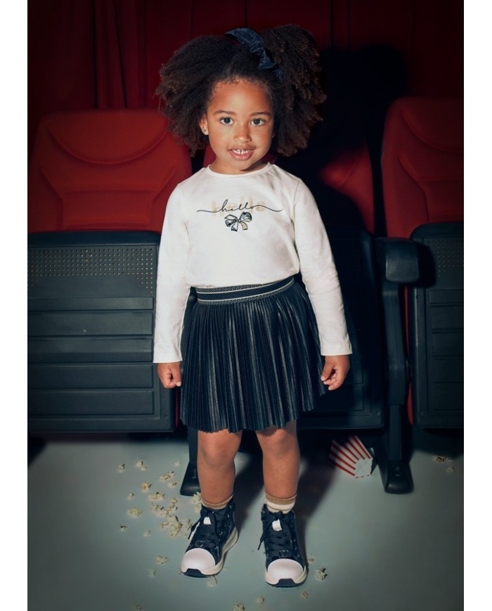 Bernumode | Mayoral: Pleated skirt for girl €21.07 Girls’ skirt with an elastic waistband. Pleated design with a soft polyester lining. Made with recycled polyester.