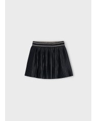 Bernumode | Mayoral: Pleated skirt for girl €21.07 Girls’ skirt with an elastic waistband. Pleated design with a soft polyester lining. Made with recycled polyester.