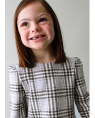 Bernumode | Mayoral: Knit dress for girl €41.74 Girls’ dress with puffed sleeves and a round neckline. Waist-cut design with an invisible back zipper. Made with a combination of fabrics to create a unique and special look. Front pockets are decorative. Features metallic appliques and a plaid pattern for a stylish and elegant appearance.