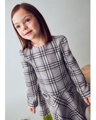 Bernumode | Mayoral: Knit dress for girl €41.74 Girls’ dress with puffed sleeves and a round neckline. Waist-cut design with an invisible back zipper. Made with a combination of fabrics to create a unique and special look. Front pockets are decorative. Features metallic appliques and a plaid pattern for a stylish and elegant appearance.