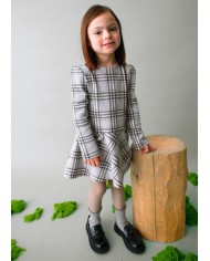 Bernumode | Mayoral: Knit dress for girl €41.74 Girls’ dress with puffed sleeves and a round neckline. Waist-cut design with an invisible back zipper. Made with a combination of fabrics to create a unique and special look. Front pockets are decorative. Features metallic appliques and a plaid pattern for a stylish and elegant appearance.