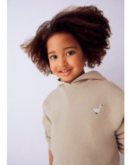 Bernumode | Mayoral: Комплект на девочку (Байка с капюшоном и юбка) 32,64 € Оригинальный комплект для девочек. Свитшот с длинными рукавами и капюшоном, эластичной талией. Элементы декора: вышивка. Юбка с эластичной талией и боковыми карманами, удобная и практичная для повседневной носки.
