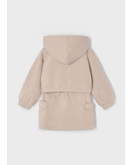 Bernumode | Mayoral: Комплект на девочку (Байка с капюшоном и юбка) 32,64 € Оригинальный комплект для девочек. Свитшот с длинными рукавами и капюшоном, эластичной талией. Элементы декора: вышивка. Юбка с эластичной талией и боковыми карманами, удобная и практичная для повседневной носки.
