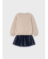 Bernumode | Mayoral: Komplekts meitenei (flīsa džemperis un  tilla svārki) 34,63 € Oriģināls komplekts meitenēm. Garām piedurknēm džemperis ar apaļu izgriezumu, apakšdaļa ar krustenisko dizainu. Dekoratīvs motīvs priekšpusē. Dažādu audumu kombinācija rada unikālu un īpašu dizainu. Svārki ar elastīgu vidukli, izgatavoti no viegla un gaisīga tilla ar mīkstu poliestera oderi. Fantāzijas raksts piešķir rotaļīgumu izskatam. Bernumode | Mayoral: Komplekts meitenei (flīsa džemperis un  tilla svārki) 34,63 € Oriģināls komplekts meitenēm. Garām piedurknēm džemperis ar apaļu izgriezumu, apakšdaļa ar krustenisko dizainu. Dekoratīvs motīvs priekšpusē. Dažādu audumu kombinācija rada unikālu un īpašu dizainu. Svārki ar elastīgu vidukli, izgatavoti no viegla un gaisīga tilla ar mīkstu poliestera oderi. Fantāzijas raksts piešķir rotaļīgumu izskatam.