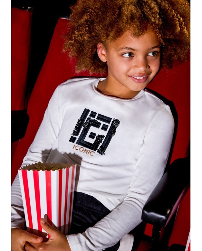 Bernumode | Mayoral: L/s t-shirt €18.10 Long-sleeve T-shirt for girls with a round neckline. Made from soft, stretchy cotton for maximum comfort in everyday wear. Decorative elements: sequins. By choosing our cotton products, you support our investment in the Better Cotton initiative. Better Cotton is produced through a mass balance system and cannot be physically traced to the final products, but cotton producers benefit from the demand for Better Cotton in equivalent volumes.