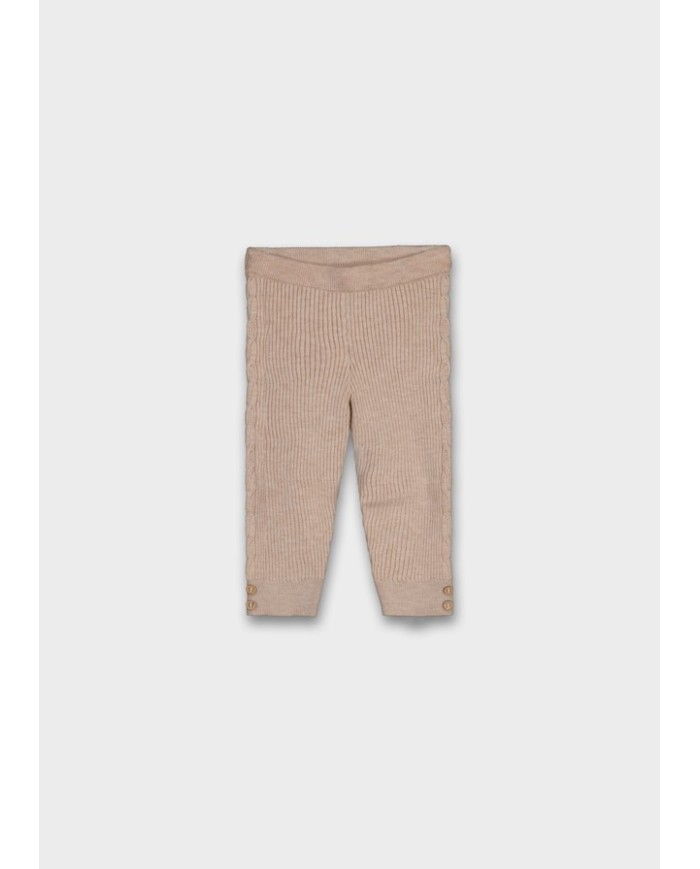 Bernumode | Mayoral: Adīti legingi meitenei 16,45 € Bērnu legingi ar elastīgu jostasvietu. Izgatavoti no maiga un patīkama trikotāžas auduma. Dekorēti ar pogām, pinuma detaļām un rievotu rakstu, kas piešķir modelim gan ērtumu, gan stilu. Bernumode | Mayoral: Adīti legingi meitenei 16,45 € Bērnu legingi ar elastīgu jostasvietu. Izgatavoti no maiga un patīkama trikotāžas auduma. Dekorēti ar pogām, pinuma detaļām un rievotu rakstu, kas piešķir modelim gan ērtumu, gan stilu.