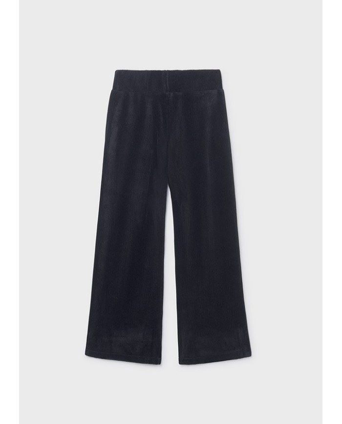 Bernumode | Mayoral: Вельветки на девочку 23,88 € Брюки для девочки в стиле клёш, расширяющиеся к низу. С эластичным поясом для комфортной посадки. Изготовлены из мягкого и тёплого вельветового трикотажа, обеспечивающего уют и удобство в холодное время года. Bernumode | Mayoral: Вельветки на девочку 23,88 € Брюки для девочки в стиле клёш, расширяющиеся к низу. С эластичным поясом для комфортной посадки. Изготовлены из мягкого и тёплого вельветового трикотажа, обеспечивающего уют и удобство в холодное время года.