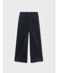 Bernumode | Mayoral: Вельветки на девочку 23,88 € Брюки для девочки в стиле клёш, расширяющиеся к низу. С эластичным поясом для комфортной посадки. Изготовлены из мягкого и тёплого вельветового трикотажа, обеспечивающего уют и удобство в холодное время года. Bernumode | Mayoral: Вельветки на девочку 23,88 € Брюки для девочки в стиле клёш, расширяющиеся к низу. С эластичным поясом для комфортной посадки. Изготовлены из мягкого и тёплого вельветового трикотажа, обеспечивающего уют и удобство в холодное время года.
