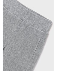 Bernumode | Mayoral: Corduroy trouser for girls €23.88 Flared pants for girl with wide hem. Elastic waistband for a comfortable fit. Made of warm and soft corduroy knit fabric, providing comfort and coziness for everyday wear.
