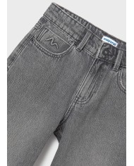 Bernumode | Mayoral: Brīva piegriezuma džinsi meitenei 27,19 € Bikses meitenei ar regulējamu elastīgu jostu un pogām ideālai pieguļšanai. Ērts džinsa audums, viegli kombinējams ikdienas tērpiem. Modelis ar vairākām kabatām.