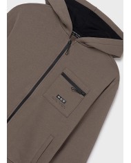 Bernumode | Mayoral: Кофта на молнии с капюшоном, на мальчика 30,17 € Толстовка с длинными рукавами для мальчика. Капюшон. Центральная застёжка-молния спереди. Модель с множеством карманов. Декоративные элементы: рельефная отделка (high density print), принт (serigraphy print).
