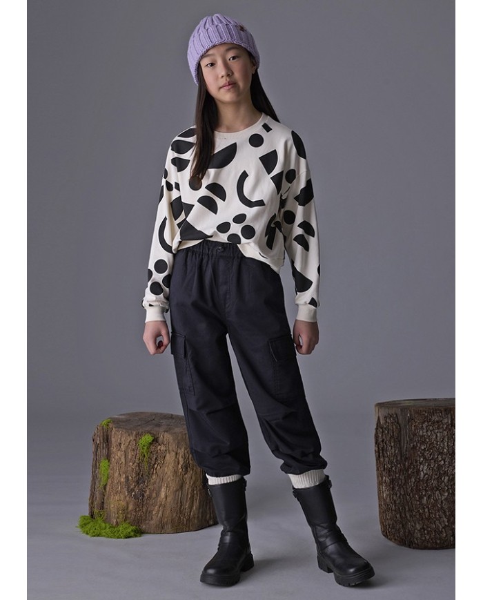 Bernumode | Mayoral: Long trousers for girls €21.07 Girls’ jogger-style sports pants, loose at the top and tapered towards the ankle. Elastic waistband and cuffs for a comfortable fit. Side pockets for convenience. Perfect for sports and active play.
 Bernumode | Mayoral: Long trousers for girls €21.07 Girls’ jogger-style sports pants, loose at the top and tapered towards the ankle. Elastic waistband and cuffs for a comfortable fit. Side pockets for convenience. Perfect for sports and active play.