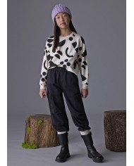 Bernumode | Mayoral: Long trousers for girls €21.07 Girls’ jogger-style sports pants, loose at the top and tapered towards the ankle. Elastic waistband and cuffs for a comfortable fit. Side pockets for convenience. Perfect for sports and active play.
 Bernumode | Mayoral: Long trousers for girls €21.07 Girls’ jogger-style sports pants, loose at the top and tapered towards the ankle. Elastic waistband and cuffs for a comfortable fit. Side pockets for convenience. Perfect for sports and active play.