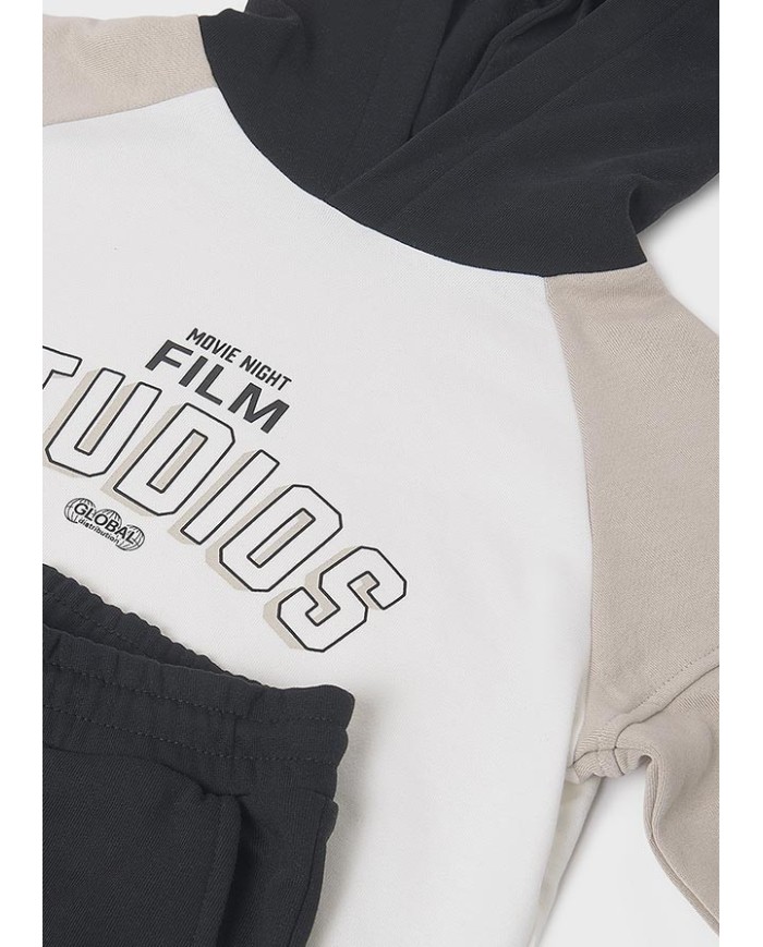 Bernumode | Mayoral: Tracksuit for boy €43.72 Unisex two-piece tracksuit with a sweatshirt and long pants.
Long-sleeve unisex sweatshirt with a hood and side pocket. Decorative elements: high-density print and screen print details.
Unisex long sports pants, highly comfortable. Elastic waistband with drawstring and elastic cuffs for a better fit. Side pockets. A versatile unisex design suitable for both boys and girls due to neutral tones and shape.
 Bernumode | Mayoral: Tracksuit for boy €43.72 Unisex two-piece tracksuit with a sweatshirt and long pants.
Long-sleeve unisex sweatshirt with a hood and side pocket. Decorative elements: high-density print and screen print details.
Unisex long sports pants, highly comfortable. Elastic waistband with drawstring and elastic cuffs for a better fit. Side pockets. A versatile unisex design suitable for both boys and girls due to neutral tones and shape.