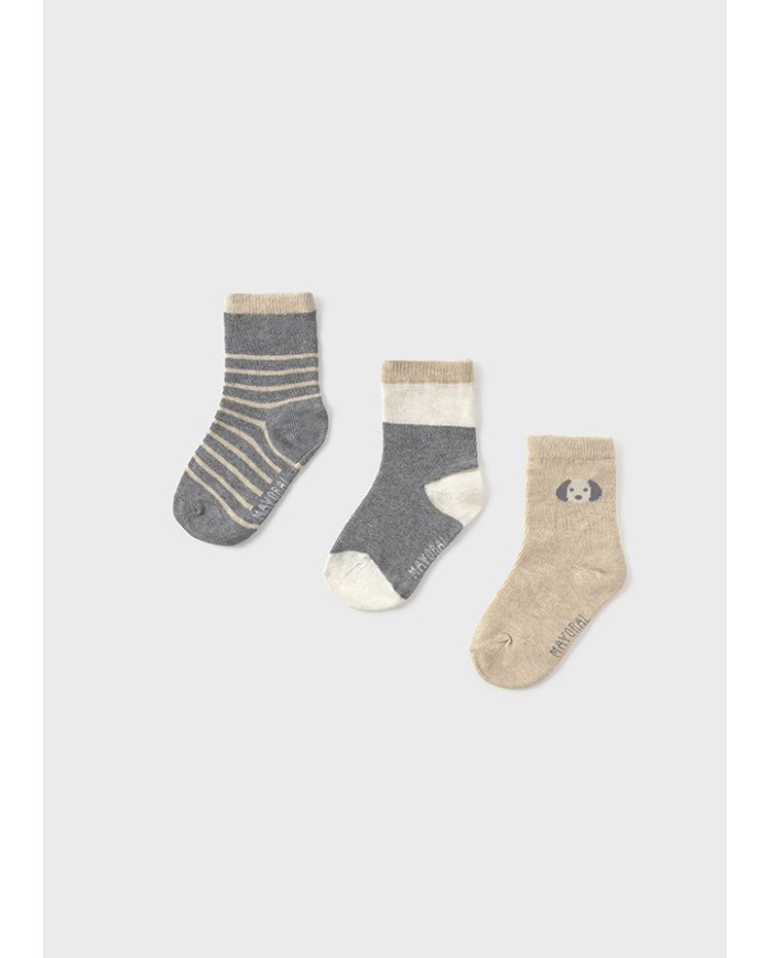 Bernumode | Mayoral: Zeķu komplekts zēniem (3 pāri) 7,36 € Komplekts ar 3 pāriem bērnu zeķēm no organiska kokvilnas. Mīkstas, ērtas un drošas maigi ādai. Ideāli ikdienas valkāšanai.