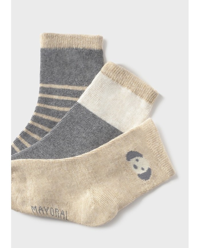 Bernumode | Mayoral: Set of 3 socks for boy €7.36 Set of 3 pairs of children’s socks made from organic cotton. Soft, comfortable, and safe for delicate skin. Perfect for everyday wear.