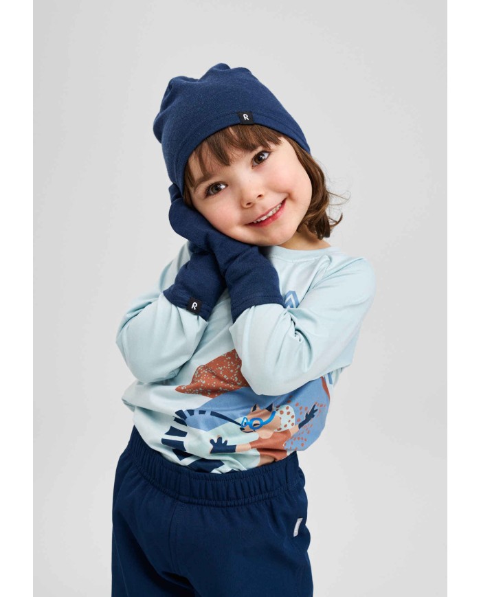 Bernumode | Reima: Cimdi no merīnvilnas, Eino 13,97 € 
Šīs mazuļu un bērnu dūraiņi ir izgatavoti no viegla merino vilnas adījuma, kas ir ļoti ērts un saglabā siltumu. Ideāli valkājami zem ūdensnecaurlaidīgiem cimdiem.
Mēs dievinām šos 100 % merino vilnas dūraiņus! Reima mazuļu un bērnu pamatkārtas dūraiņi ir lieliski piemēroti nēsāšanai zem ūdensnecaurlaidīgiem dūraiņiem papildu siltumam. Tie ir viegli, ērti uzvelkami un vienmēr patīkami valkāšanā. Izgatavoti no sertificētas, atbildīgi iegūtas vilnas.
Vieglāks adījums. Mīksta merino vilna ideālai termoregulācijai.
Kopšana: mazgāt ar līdzīgām krāsām, izgriežot uz iekšpusi. Nelietot mazgāšanas līdzekļus ar balinātājiem. Izmantot speciālu vilnas mazgāšanas līdzekli. Žāvējot veidot formu. Iespējama saraušanās līdz 5 %. Nedrīkst balināt. Negludināt. Neķīmiski tīrīt. Nežāvēt veļas žāvētājā.

Cimdiņu izmērs:
1/2 - 6-24 mēneši
3/4 - 2-6 gadi
