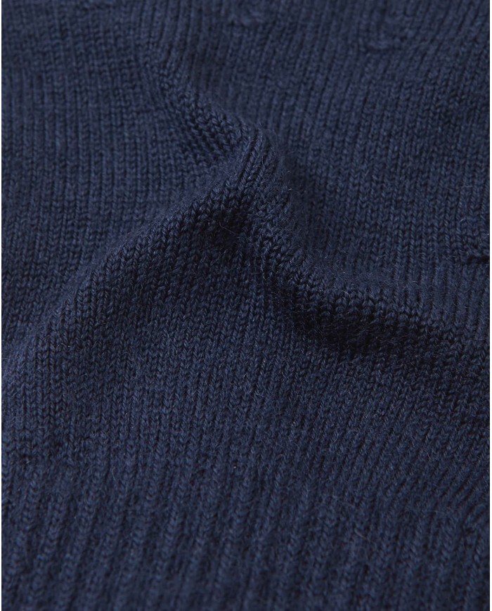 Bernumode | Reima: Перчатки детские из шерсти мериноса, Sormin 10,66 € Детские вязаные перчатки из мягкой и тёплой шерстяной смеси.
Юниорские вязаные перчатки Sormin — это не просто перчатки, а настоящий уют и тепло для детских рук. Изготовленные из мягкой и тёплой пряжи с высоким содержанием шерсти, они обеспечивают превосходное тепло и комфорт. Эластичный материал гарантирует плотную посадку и свободу движений, делая перчатки идеальными для активных игр на улице. Благодаря отсутствию подкладки их легко надевать, а зимой они отлично подходят как дополнительный слой под водонепроницаемые варежки.
Мягкая и тёплая шерстяная смесь. Без подкладки.
Уход: стирать с вещами схожих цветов. Использовать средство для шерсти. Формировать форму при сушке. Усадка до 5%. Не отбеливать. Не гладить. Не подвергать химчистке. Не сушить в сушильной машине.

Размерность варежек:
1/2 - 6-24 месяца
3/4 - 2-6 лет
5/6 - 6-10 лет
7/8 - 10-14 лет

