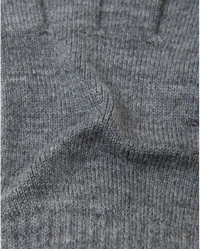 Bernumode | Reima: Перчатки детские из шерсти мериноса, Sormin 10,66 € Детские вязаные перчатки из мягкой и тёплой шерстяной смеси.
Юниорские вязаные перчатки Sormin — это не просто перчатки, а настоящий уют и тепло для детских рук. Изготовленные из мягкой и тёплой пряжи с высоким содержанием шерсти, они обеспечивают превосходное тепло и комфорт. Эластичный материал гарантирует плотную посадку и свободу движений, делая перчатки идеальными для активных игр на улице. Благодаря отсутствию подкладки их легко надевать, а зимой они отлично подходят как дополнительный слой под водонепроницаемые варежки.
Мягкая и тёплая шерстяная смесь. Без подкладки.
Уход: стирать с вещами схожих цветов. Использовать средство для шерсти. Формировать форму при сушке. Усадка до 5%. Не отбеливать. Не гладить. Не подвергать химчистке. Не сушить в сушильной машине.
Размерность варежек:
1/2 - 6-24 месяца
3/4 - 2-6 лет
5/6 - 6-10 лет
7/8 - 10-14 лет
 Bernumode | Reima: Перчатки детские из шерсти мериноса, Sormin 10,66 € Детские вязаные перчатки из мягкой и тёплой шерстяной смеси.
Юниорские вязаные перчатки Sormin — это не просто перчатки, а настоящий уют и тепло для детских рук. Изготовленные из мягкой и тёплой пряжи с высоким содержанием шерсти, они обеспечивают превосходное тепло и комфорт. Эластичный материал гарантирует плотную посадку и свободу движений, делая перчатки идеальными для активных игр на улице. Благодаря отсутствию подкладки их легко надевать, а зимой они отлично подходят как дополнительный слой под водонепроницаемые варежки.
Мягкая и тёплая шерстяная смесь. Без подкладки.
Уход: стирать с вещами схожих цветов. Использовать средство для шерсти. Формировать форму при сушке. Усадка до 5%. Не отбеливать. Не гладить. Не подвергать химчистке. Не сушить в сушильной машине.
Размерность варежек:
1/2 - 6-24 месяца
3/4 - 2-6 лет
5/6 - 6-10 лет
7/8 - 10-14 лет