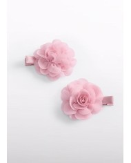 Bernumode | Abel&Lula: Flower hair clip €10.66 This elegant set of two Abel&amp;Lula hair clips is the perfect accessory for a little fashionista. Each clip is crafted with exquisite attention to detail, adding charm and sweetness to any hairstyle. They securely hold hair in place, making them ideal for both everyday wear and special occasions. This set highlights your child’s unique personality and becomes an essential piece in her accessory collection.