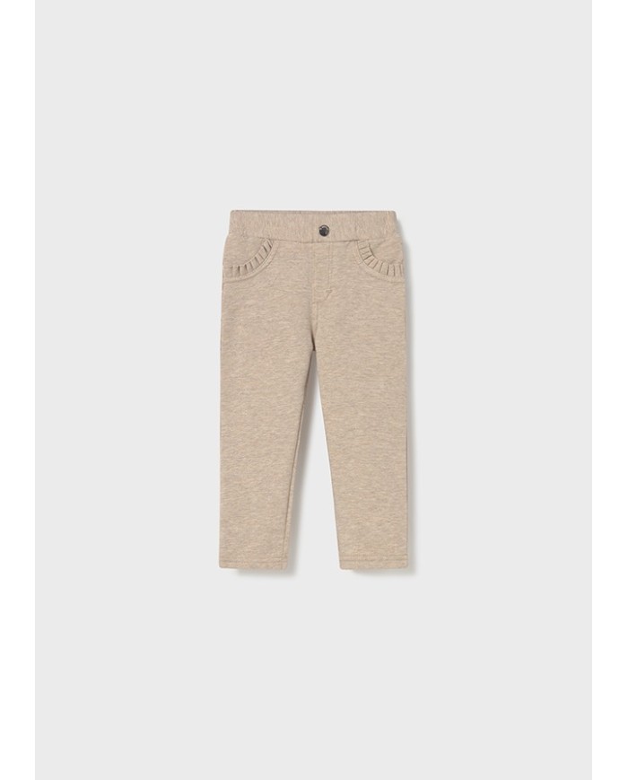 Bernumode | Mayoral: Fleece basic trousers €15.62 Baby pants with an elastic waistband. Made from warm, thick brushed fleece, perfect for colder months. Features faux front pockets and functional back pockets. Decorated with decorative ruffles. Part of the Mayoral Basic collection, an essential piece to complete any outfit.
