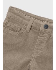 Bernumode | Mayoral: Базовые вельветовые брюки (slim fit) на мальчика 22,23 € Длинные классические брюки прямого кроя (Regular fit) для мальчика. Застёжка на молнию и пуговицу. Внутри пояса расположена регулируемая резинка с кнопками для идеальной посадки. Изготовлены из тёплого, мягкого и комфортного вельветового материала. Дизайн с множеством карманов. По соображениям безопасности маленькие размеры (2–5 лет) имеют имитацию молнии на шаговом шве вместо настоящей. Bernumode | Mayoral: Базовые вельветовые брюки (slim fit) на мальчика 22,23 € Длинные классические брюки прямого кроя (Regular fit) для мальчика. Застёжка на молнию и пуговицу. Внутри пояса расположена регулируемая резинка с кнопками для идеальной посадки. Изготовлены из тёплого, мягкого и комфортного вельветового материала. Дизайн с множеством карманов. По соображениям безопасности маленькие размеры (2–5 лет) имеют имитацию молнии на шаговом шве вместо настоящей.