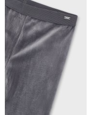 Bernumode | Mayoral: Meiteņu velveta legingi 13,97 € Legingi meitenēm ar elastīgu jostasvietu. Izgatavoti no maiga, samtaina auduma, kas piešķir klasisku un elegantu izskatu. Pieder Mayoral Basic kolekcijai — būtisks apģērba gabals, kas lieliski papildina jebkuru tēlu

