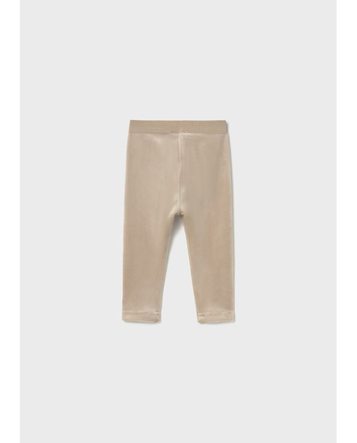 Bernumode | Mayoral: Basic velvet leggings €12.81 Baby leggings with an elastic waistband. Made from soft, velvety fabric, giving a classic and elegant look. Part of the Mayoral Basic collection, this essential piece is perfect for completing any outfit.
 Bernumode | Mayoral: Basic velvet leggings €12.81 Baby leggings with an elastic waistband. Made from soft, velvety fabric, giving a classic and elegant look. Part of the Mayoral Basic collection, this essential piece is perfect for completing any outfit.