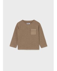 Bernumode | Mayoral: L/s t-shirt €13.64 Long-sleeved T-shirt for baby. Features a classic round neckline for a comfortable fit. Front snap-button closure and a functional pocket make it practical and easy to dress.