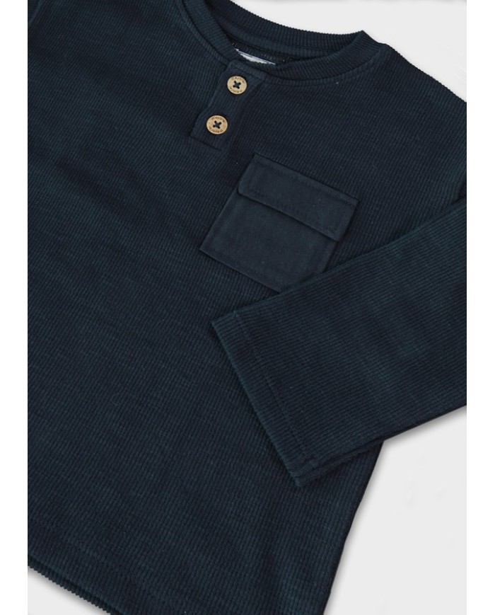 Bernumode | Mayoral: L/s t-shirt €13.64 Long-sleeved T-shirt for baby. Features a classic round neckline for a comfortable fit. Front closure and a functional pocket make dressing easy and practical.