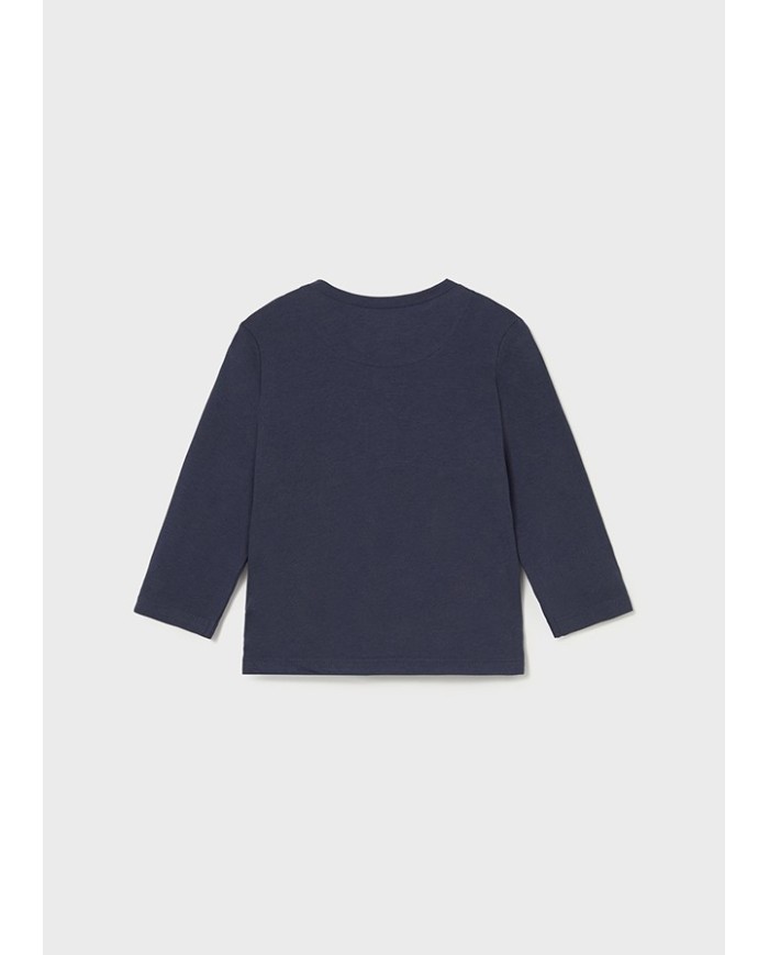 Bernumode | Mayoral: L/s "Play" Barn shirt €13.64 Charming long-sleeved T-shirt for baby. Features a classic round neckline for a comfortable fit. Snap buttons on the shoulder make dressing easier. Made from 100% soft cotton, perfect for delicate baby skin. Decorated with a decorative applique and stylish print.