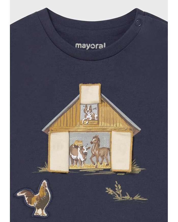 Bernumode | Mayoral: Zēnu T-krekls ar garām piedurknēm 13,64 € Burvīgs mazulim paredzēts krekls ar garām piedurknēm. Apaļš kakla izgriezums nodrošina ērtu valkāšanu. Plecā iestrādātas spiedpogas ērtākai apģērbšanai. Izgatavots no 100% mīkstas kokvilnas, kas ideāli piemērota maigai bērna ādai. Rotāts ar dekoratīvu aplikāciju un stilīgu apdruku.